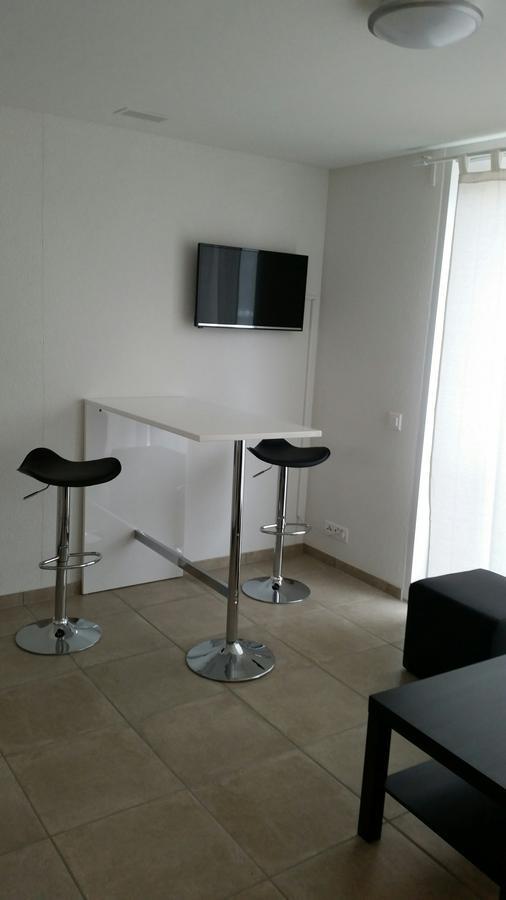 Hotel-T8 Unterentfelden Bagian luar foto